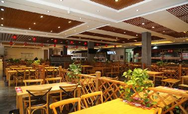 科大飯?zhí)煤吐迓毑蛷d分別榮獲河南省標準化學生食堂榮譽稱號