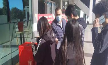 嘉園三樓餐廳正在參加“十佳服務(wù)窗口”評選活動，快為你更喜歡的窗口投票吧！